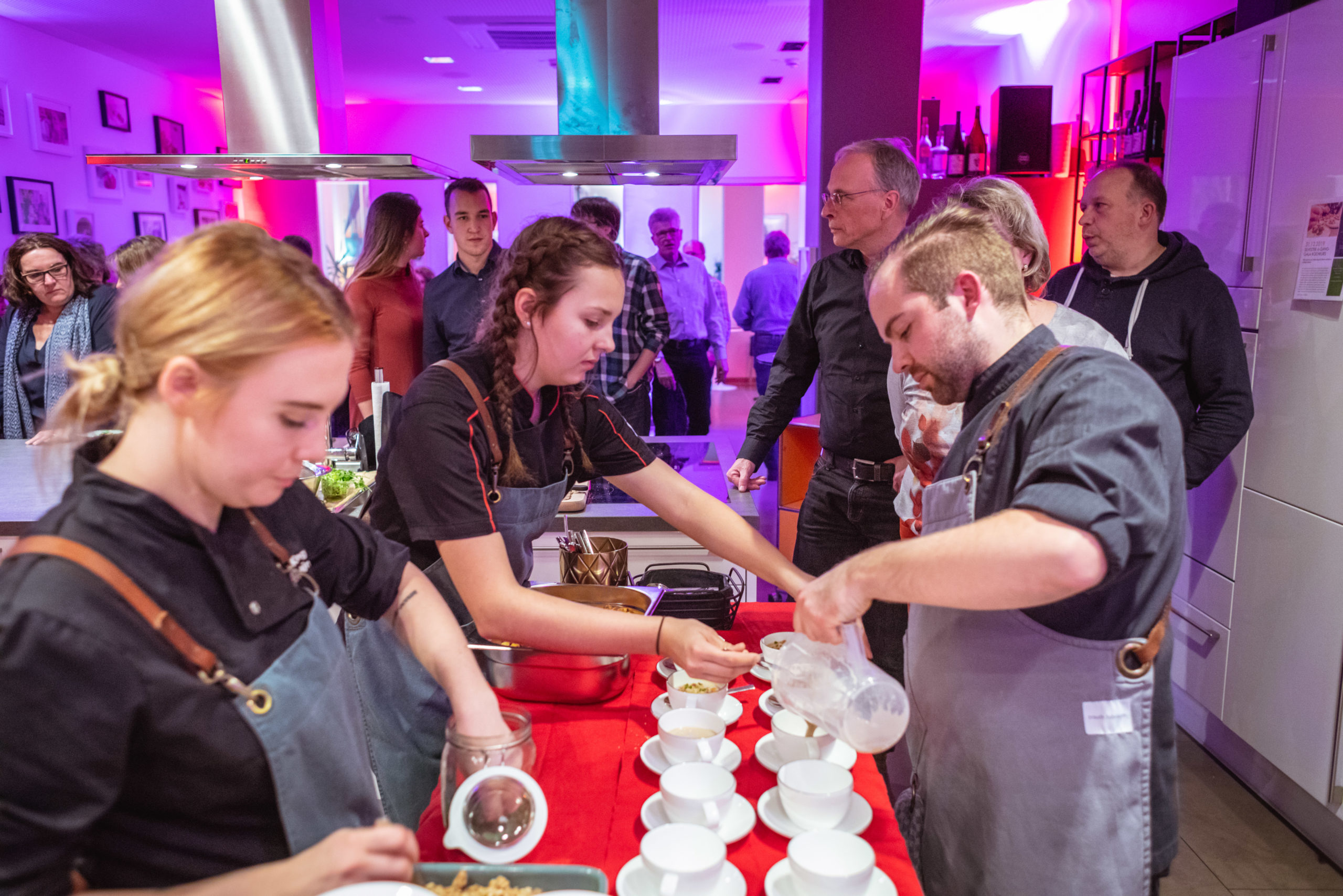 Küchenparty & Front-Cooking in der Kochschule